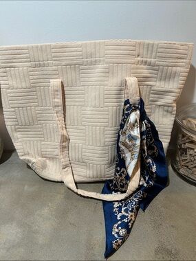 Cream Lined Tote Bag with Navy Printed Scarf